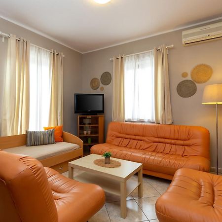 Apartment Mare Poreč Buitenkant foto